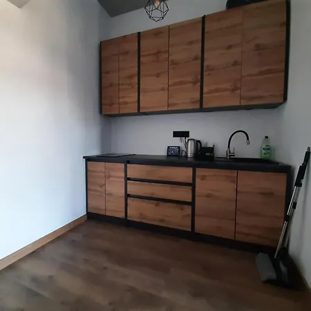 Apartman 12 *